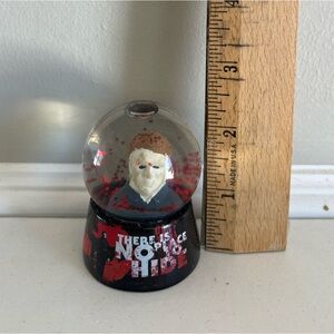 Michael Myers Snow Globe